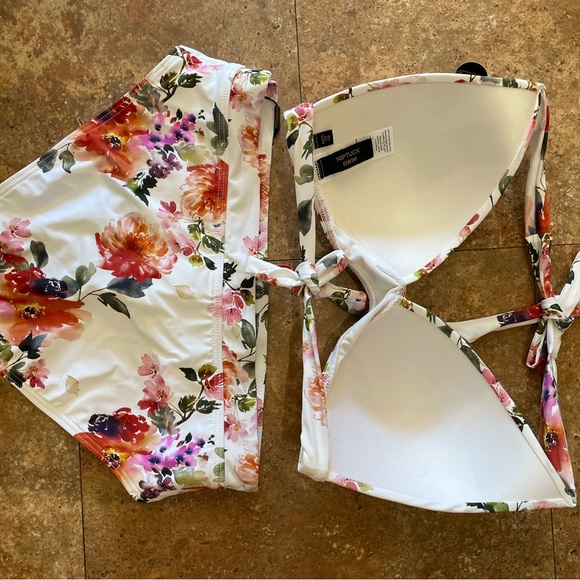 NipTuck Swimwear size 8 w multi size cups - Picture 4 of 6